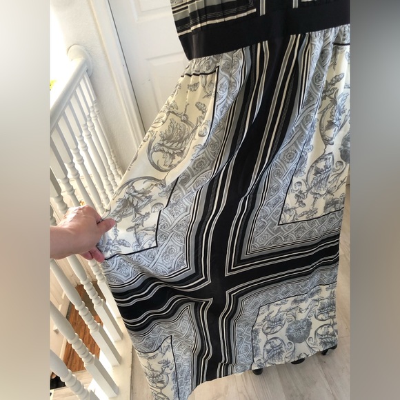 VINCE CAMUTO Maxi dress. - Picture 4 of 16